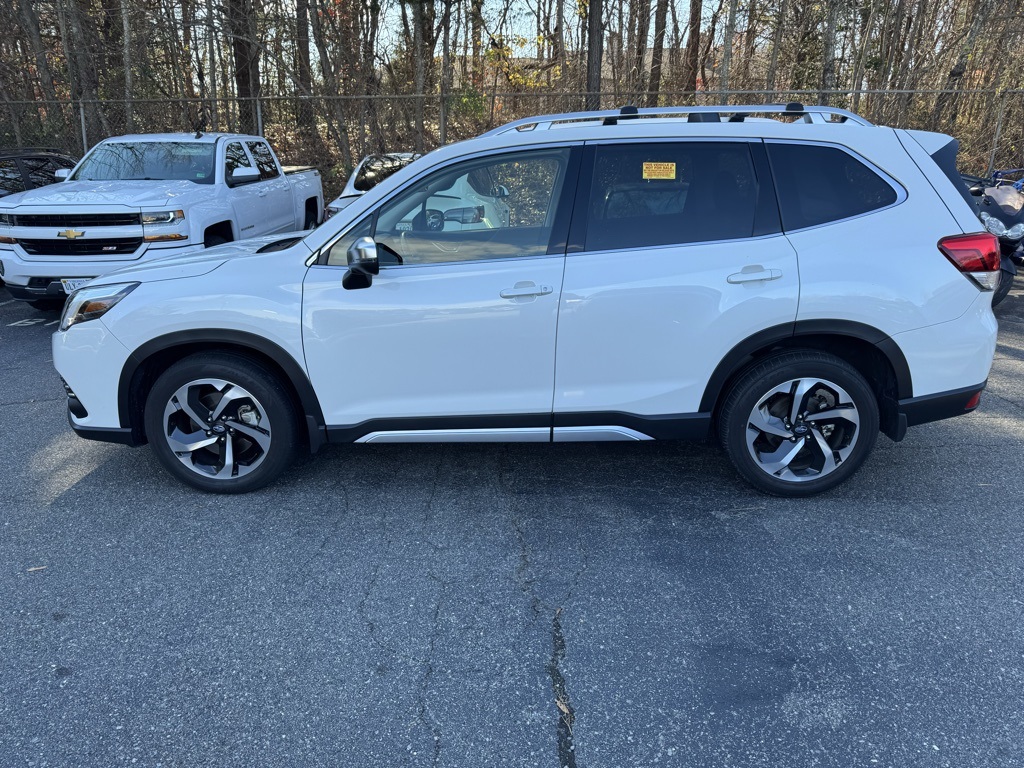 2023 Subaru Forester Touring photo 4