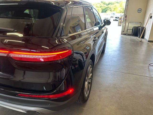2022 Lincoln Corsair Standard photo 10