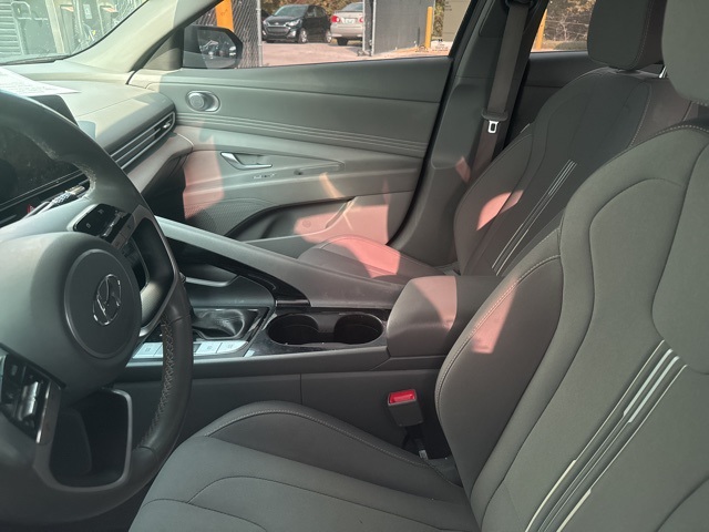 2023 Hyundai Elantra SEL Convenience photo 4
