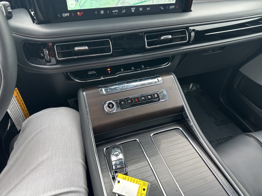 2025 Lincoln Aviator Reserve photo 37