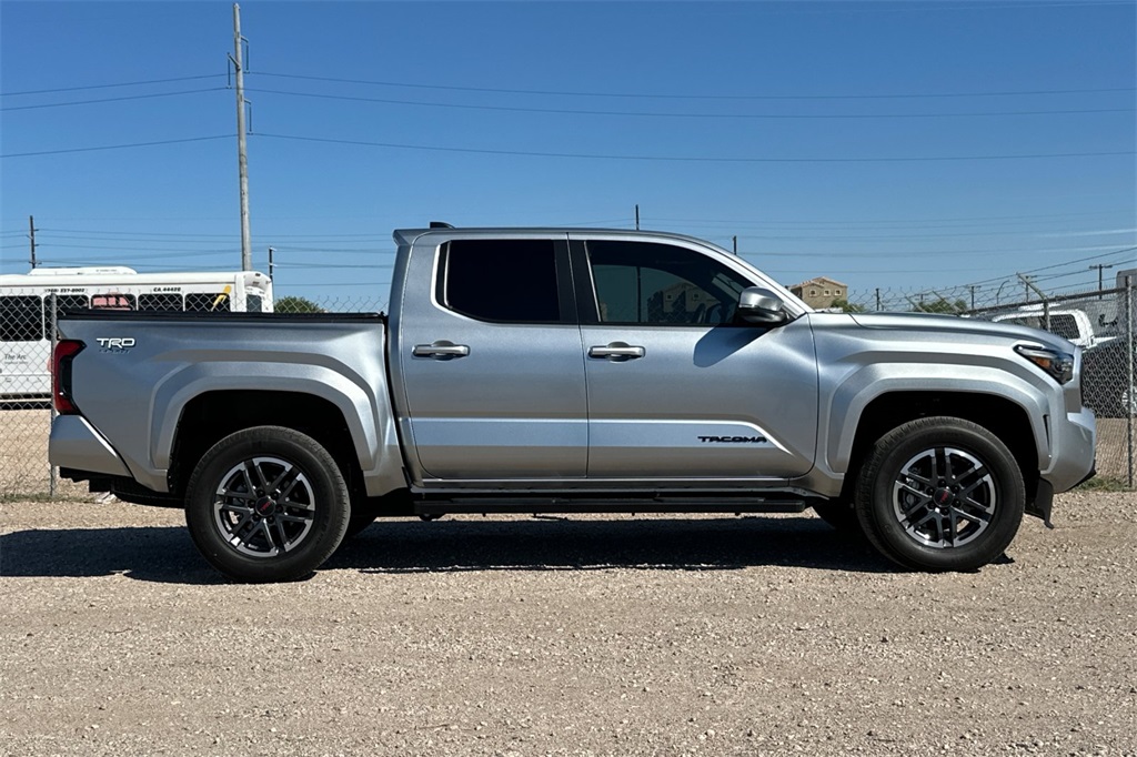 2024 Toyota Tacoma TRD Off-Road photo 3