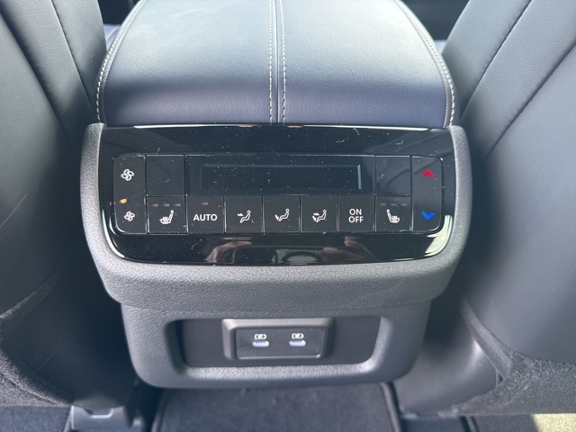 2026 Infiniti QX60 Luxe photo 10