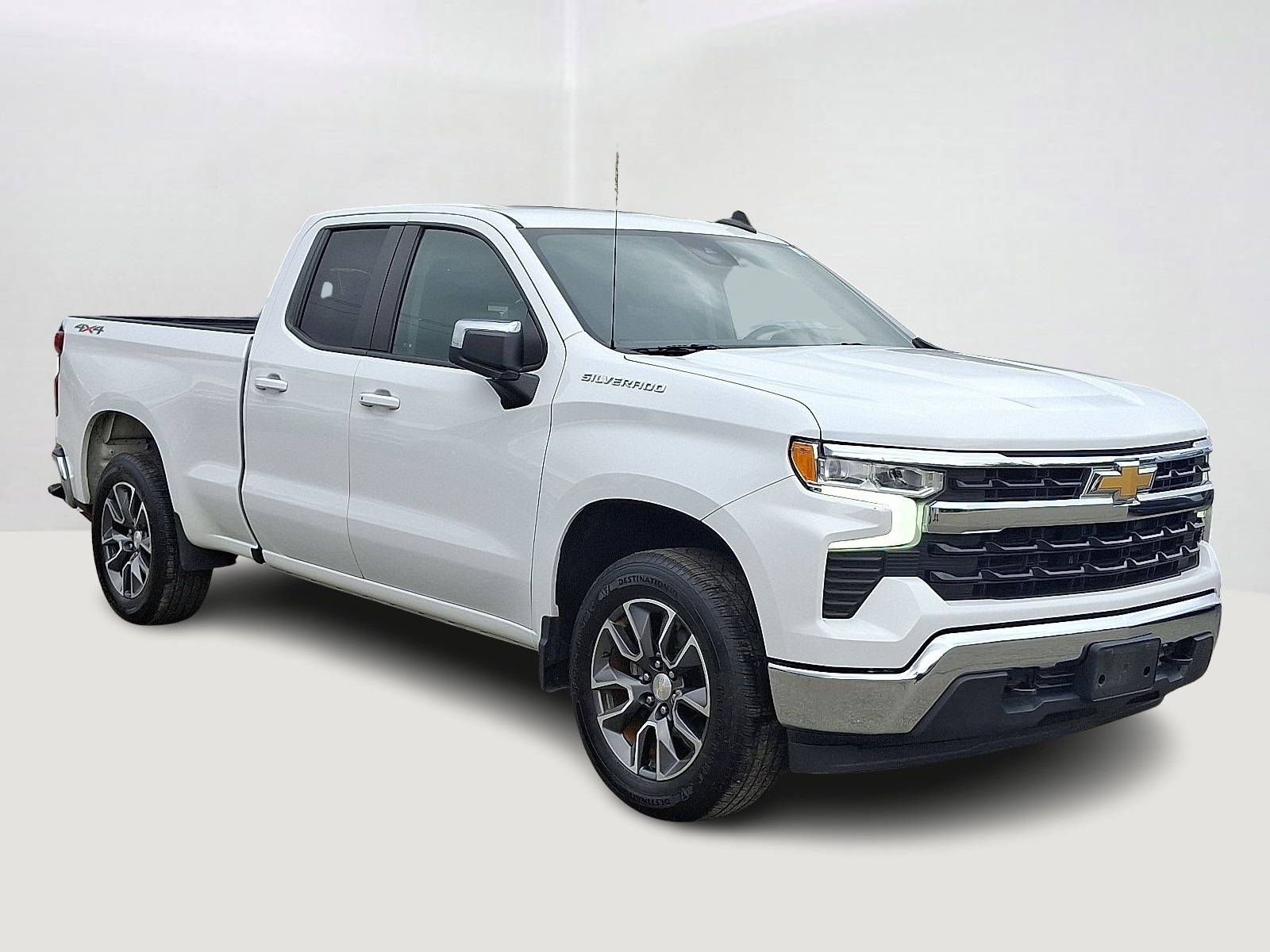 2022 Chevrolet Silverado 1500 LT photo 3