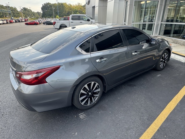 2018 Nissan Altima 2.5 SV photo 9