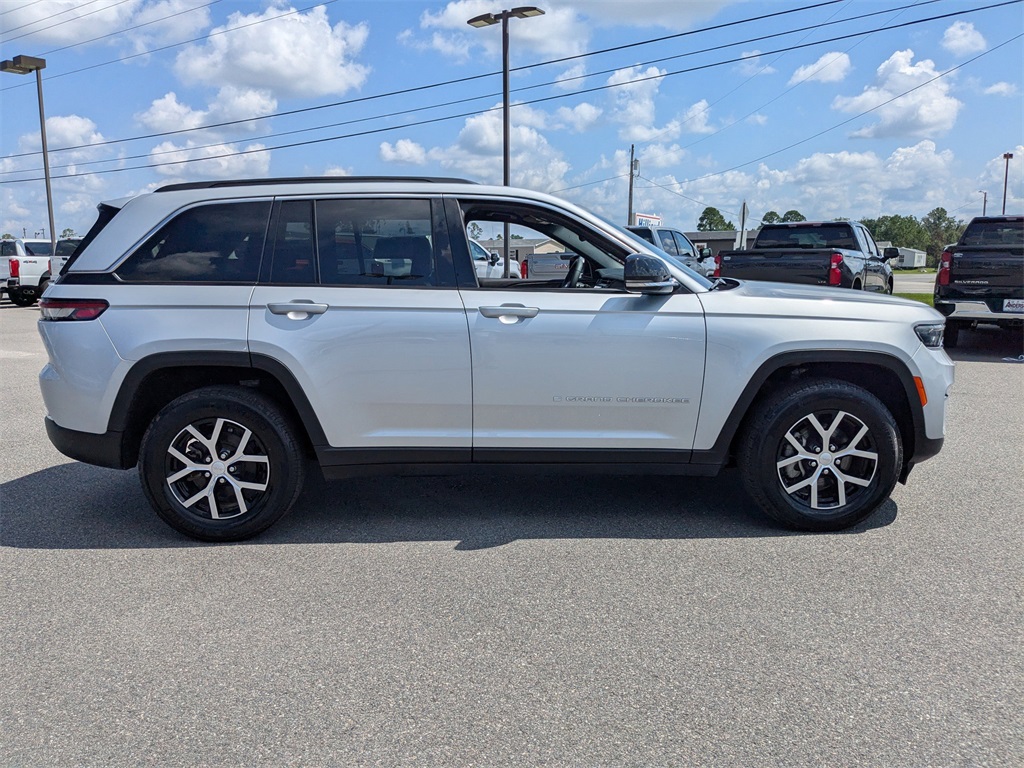2024 Jeep Grand Cherokee Limited photo 3
