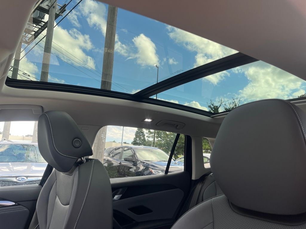 2025 Volkswagen Tiguan SE photo 17