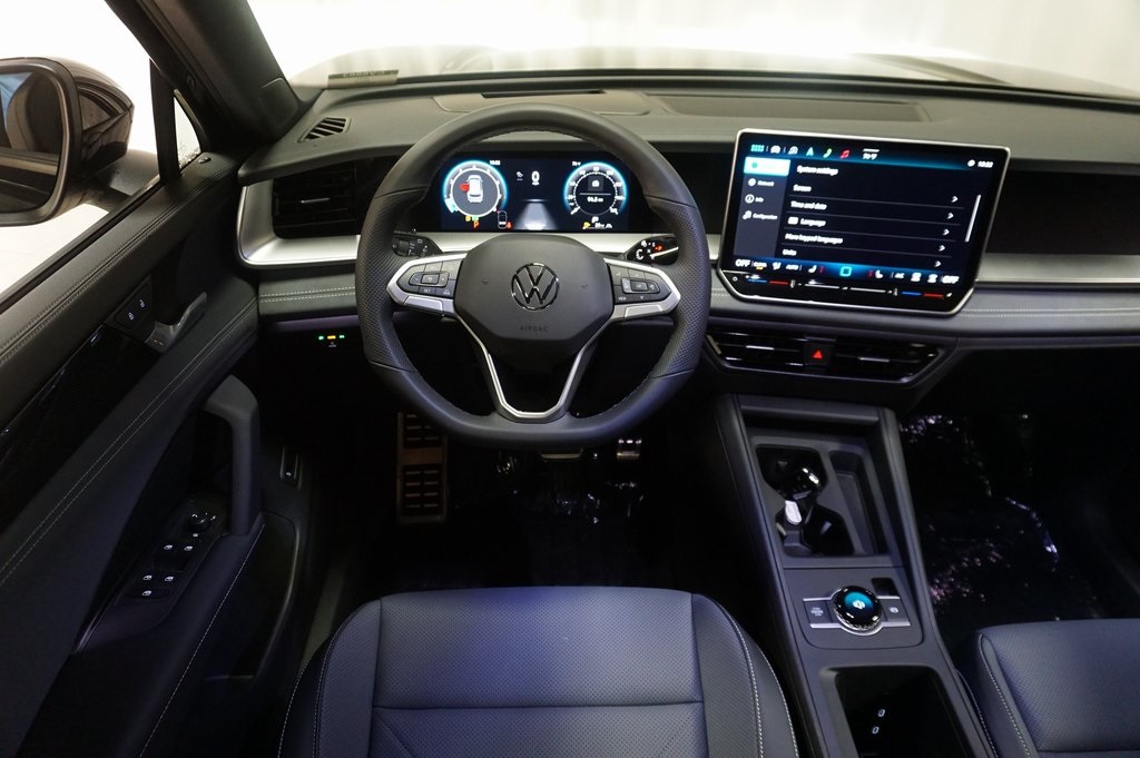 2025 Volkswagen Tiguan SE R-Line Black photo 11