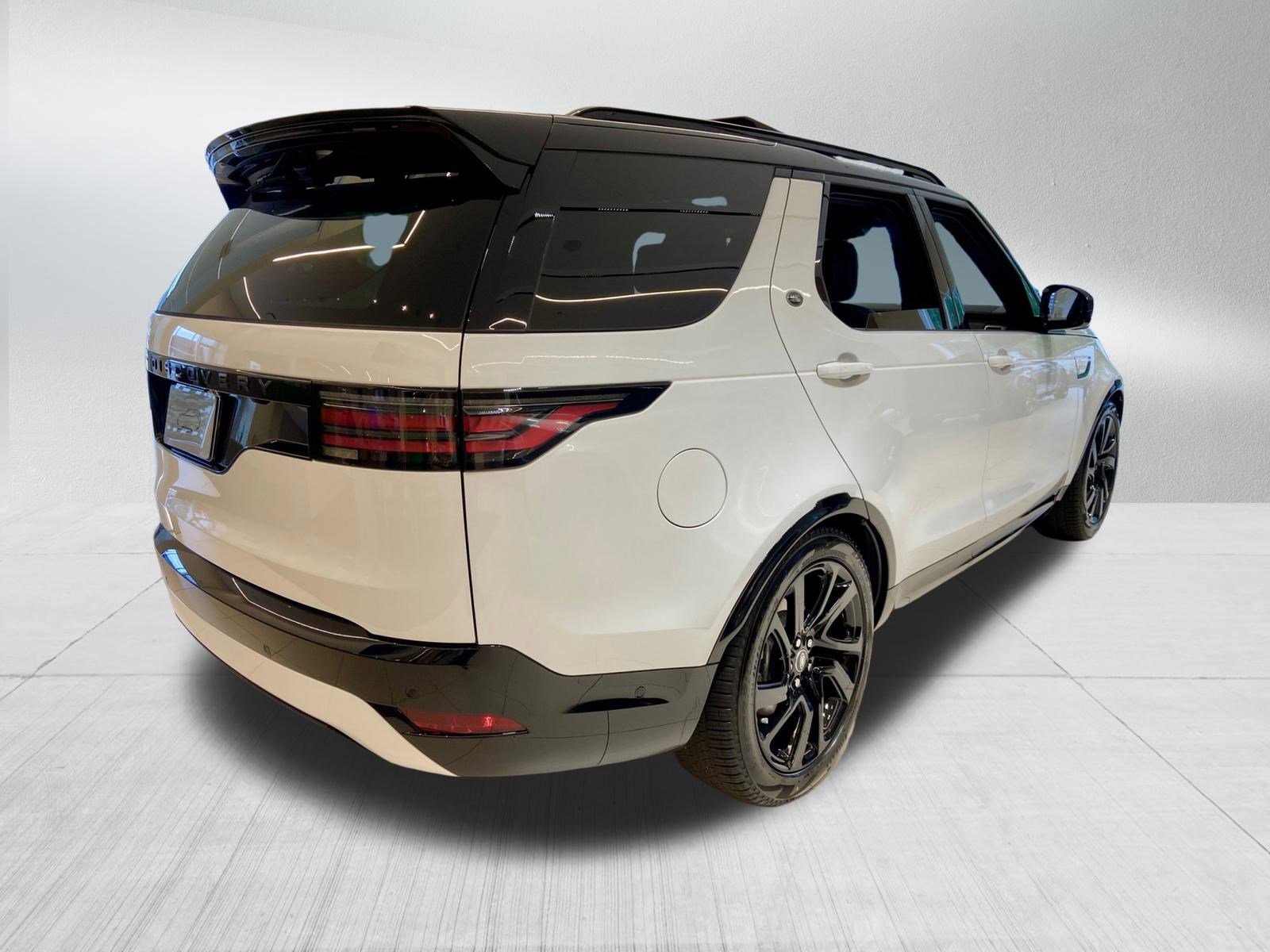 2025 Land Rover Discovery SE photo 2