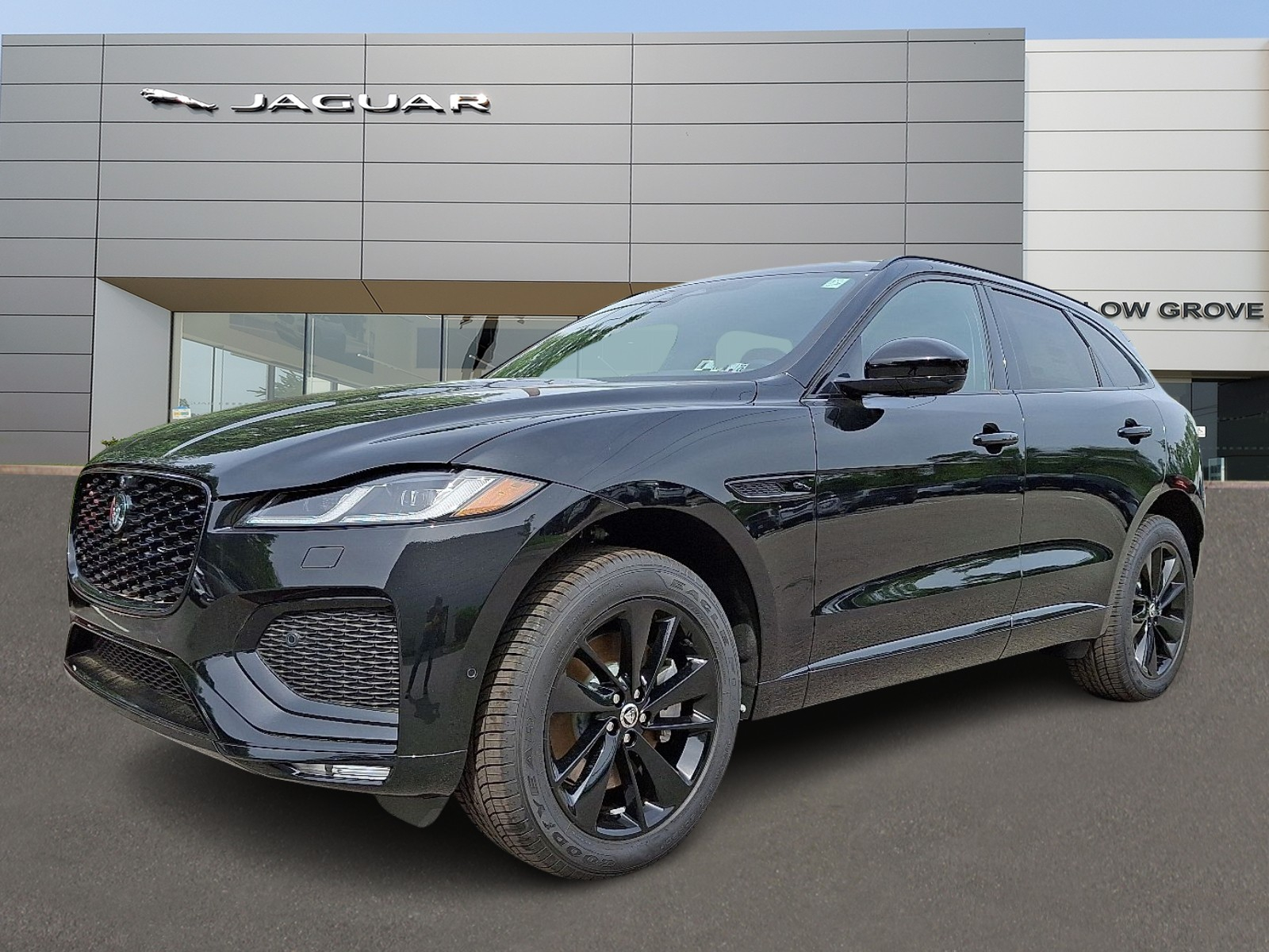 2026 Jaguar F-Pace R-Dynamic S's photo