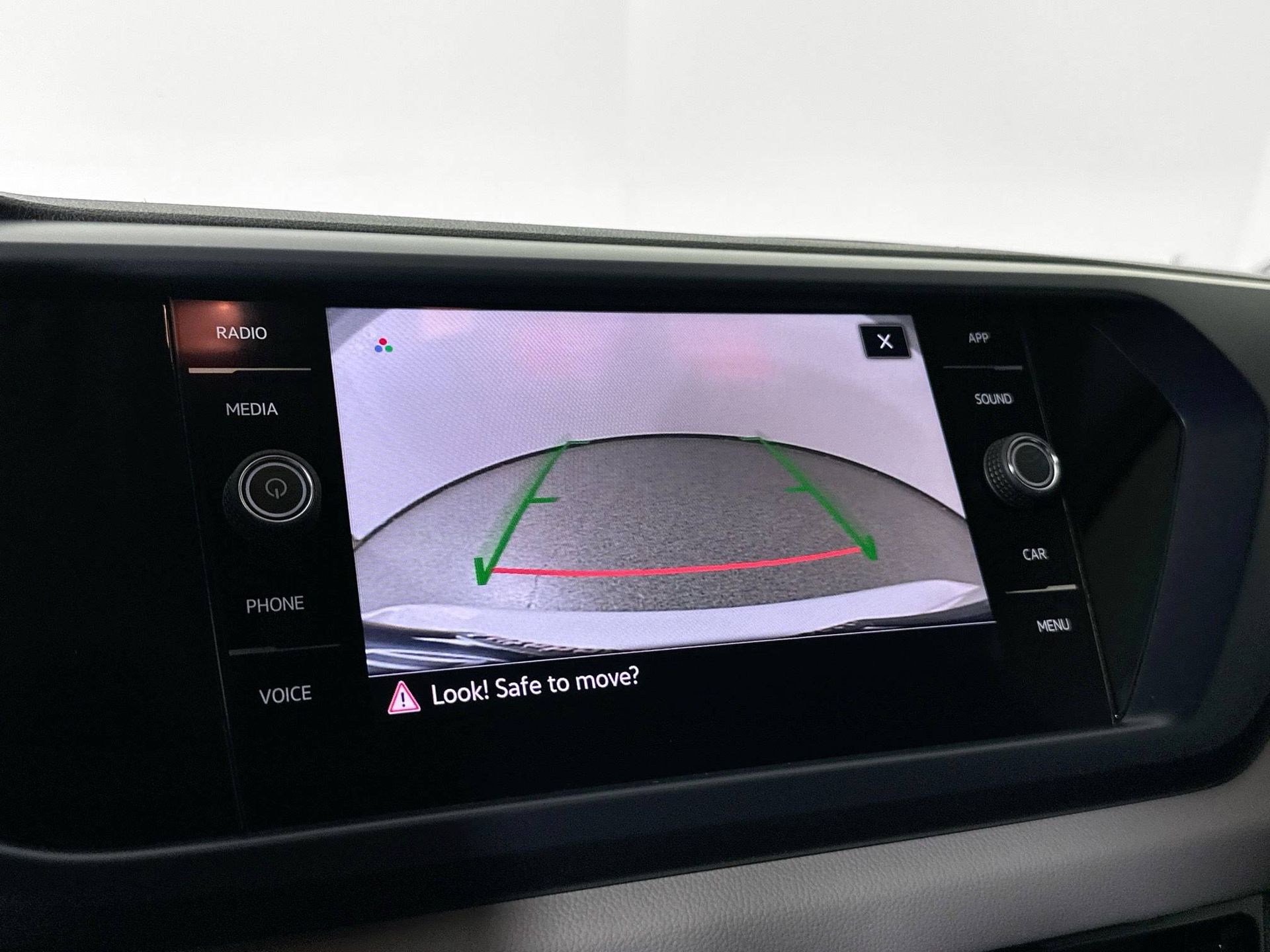 2022 Volkswagen Taos SE photo 10