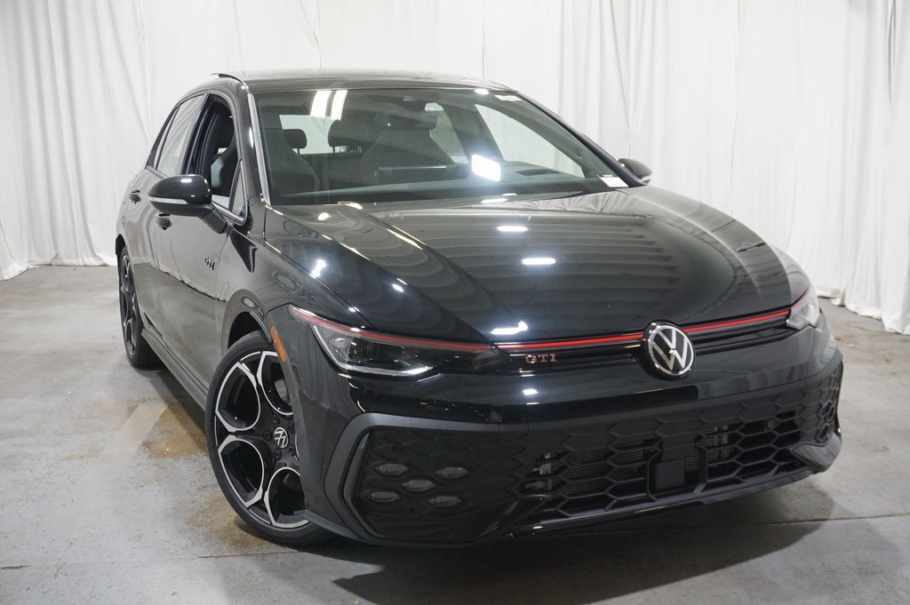 2025 Volkswagen Golf GTI Autobahn photo 4
