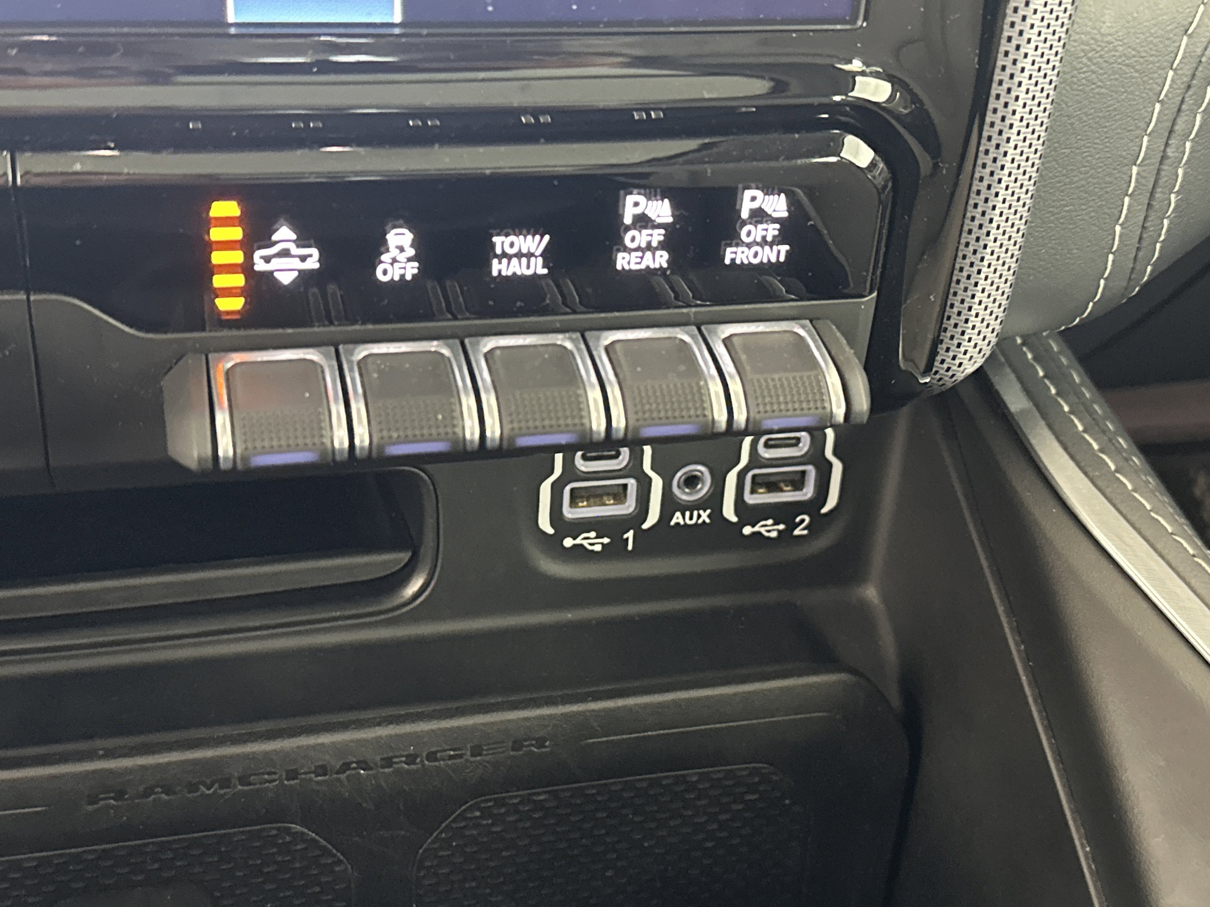 2022 Ram 1500 Limited photo 3