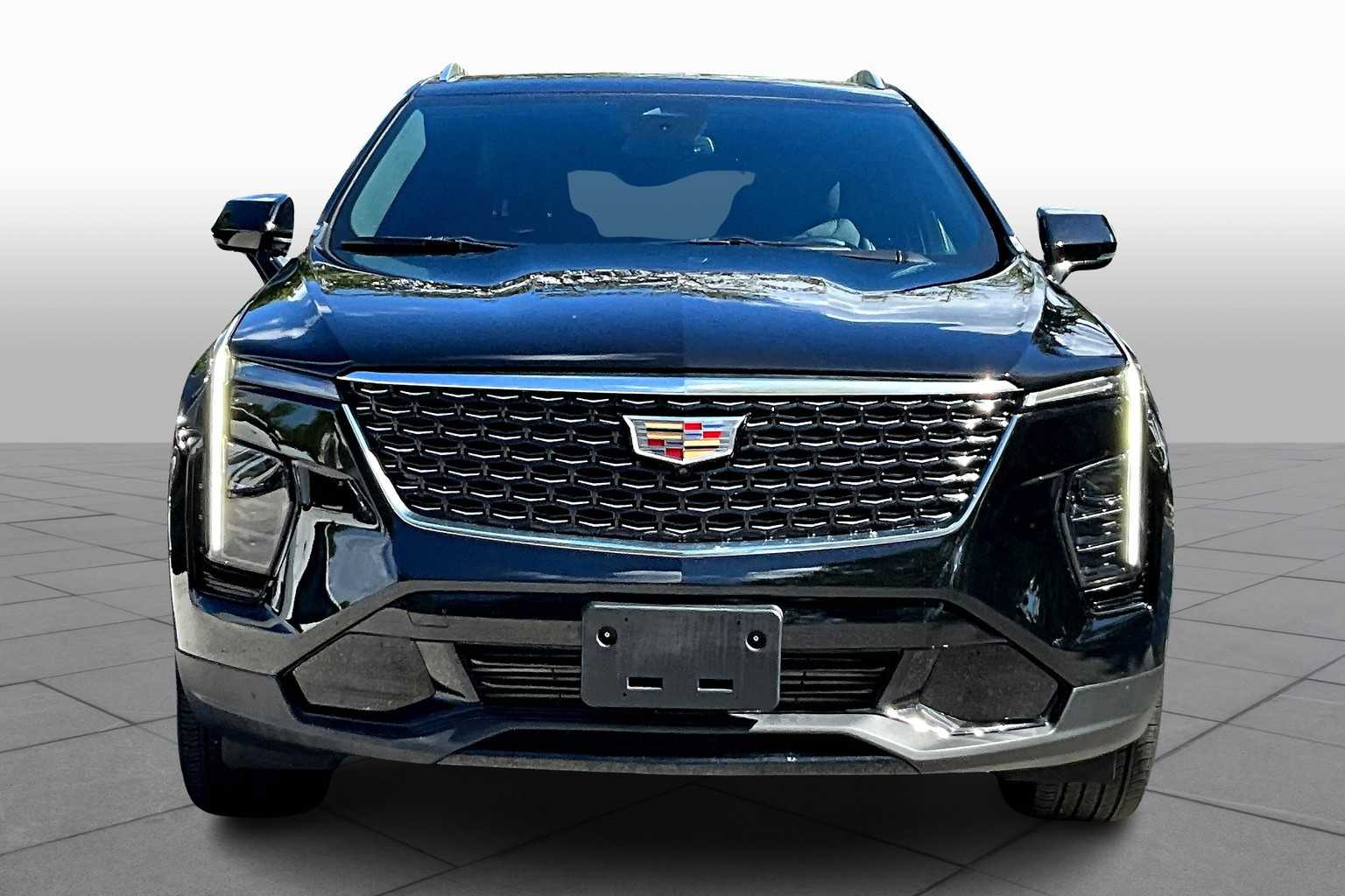 2025 Cadillac XT4 Premium Luxury photo 3