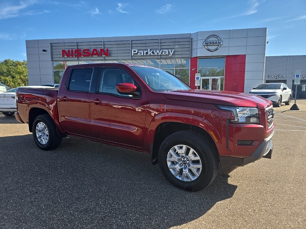 2022 Nissan Frontier SV's photo