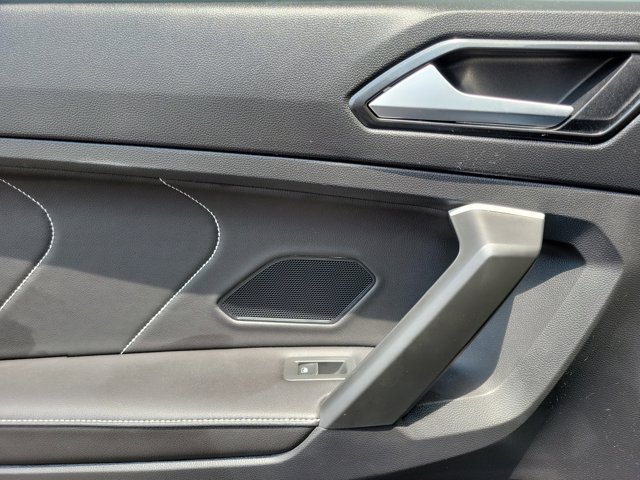 2024 Volkswagen Tiguan SE R-Line Black photo 11