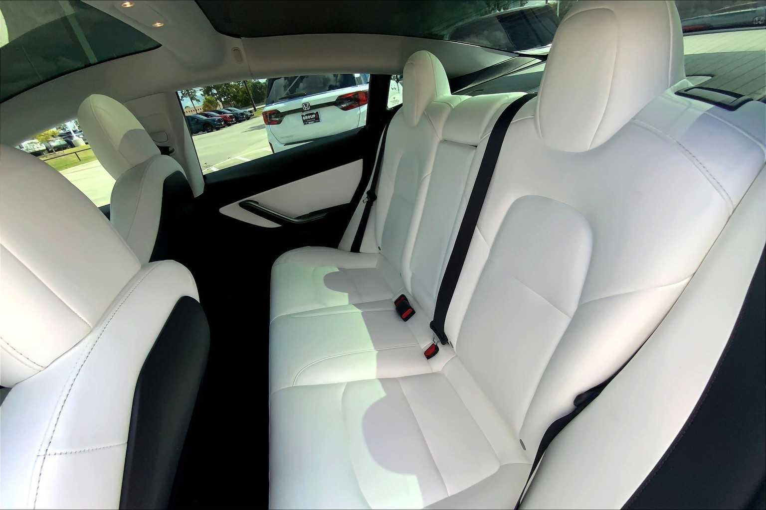 2019 Tesla Model 3 Standard Range photo 17