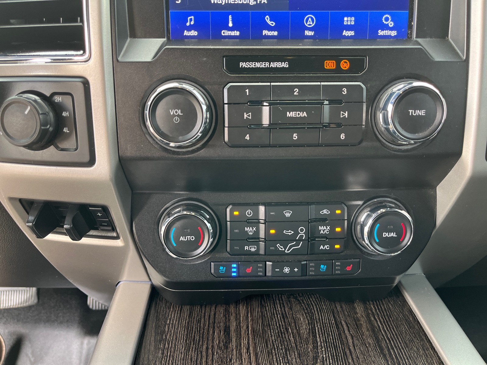 2021 Ford F-250 Lariat photo 13
