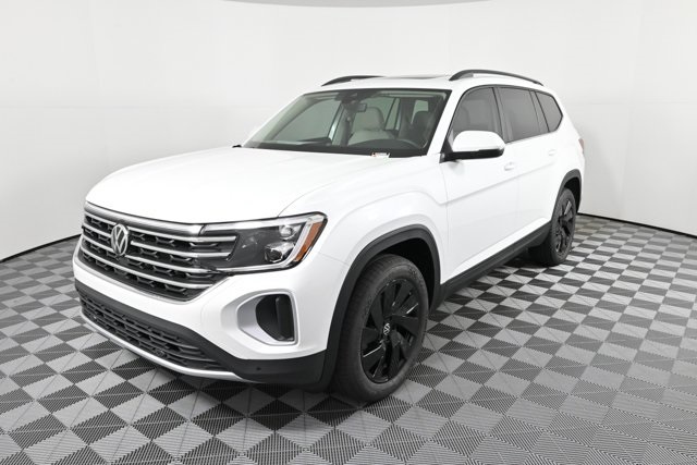2026 Volkswagen Atlas SE Technology photo 2