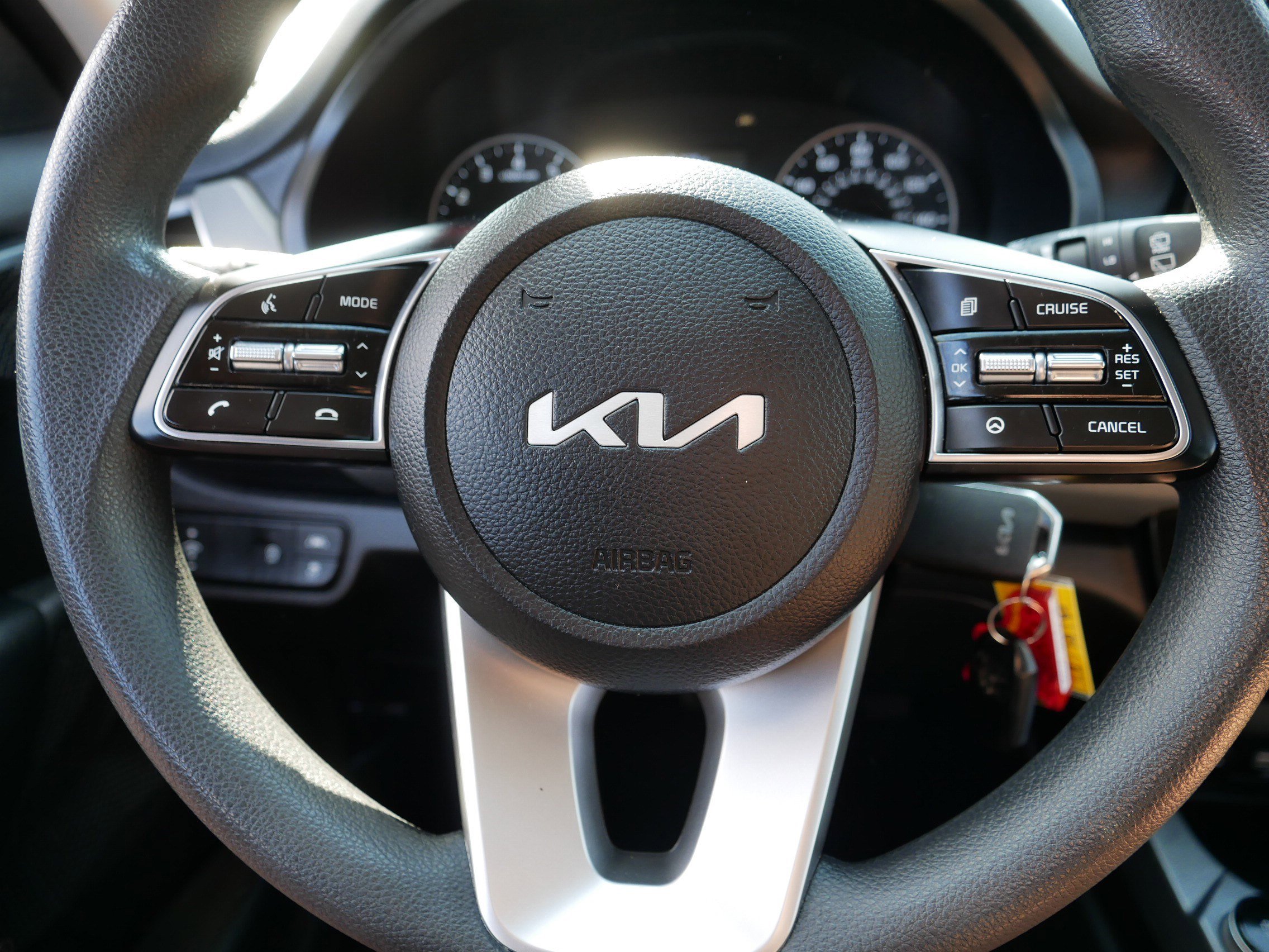 2023 Kia Seltos LX photo 24
