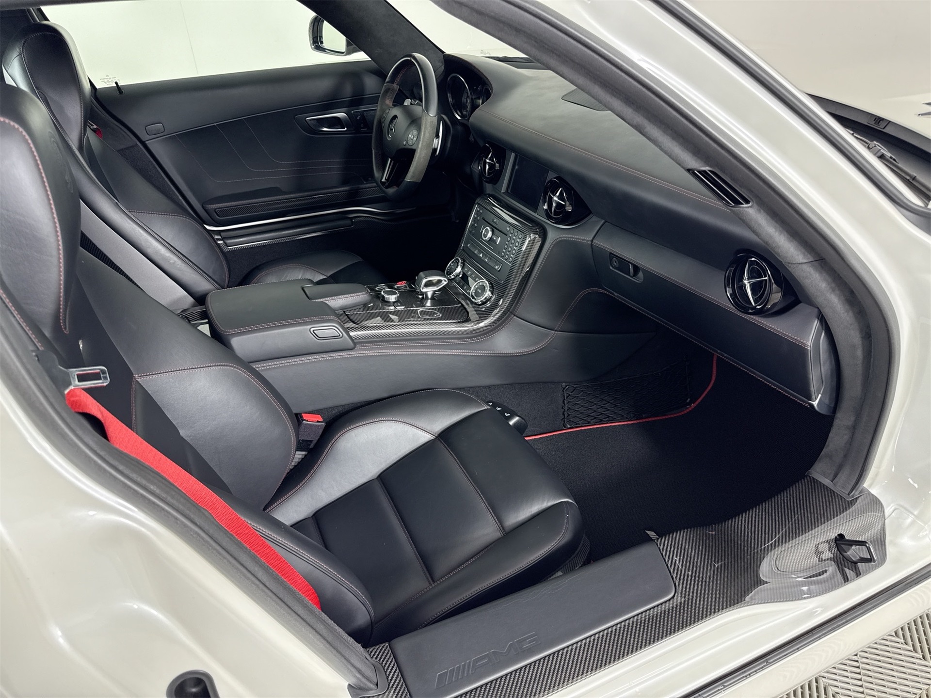 2013 Mercedes Benz SLS AMG GT photo 21