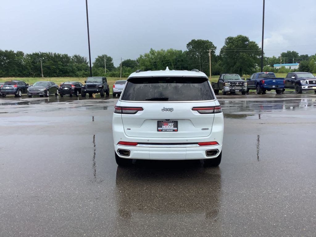 2022 Jeep Grand Cherokee Overland photo 3