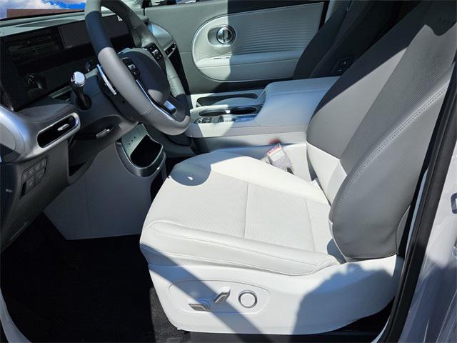 2026 Hyundai Ioniq SEL photo 4