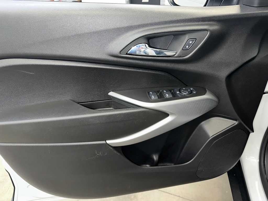 2024 Chevrolet Trax photo 3