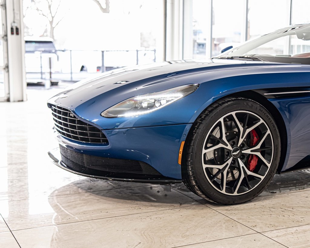 2022 ASTON MARTIN DB11 - Image 4