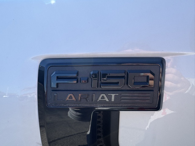 2025 Ford F-150 Lariat photo 10