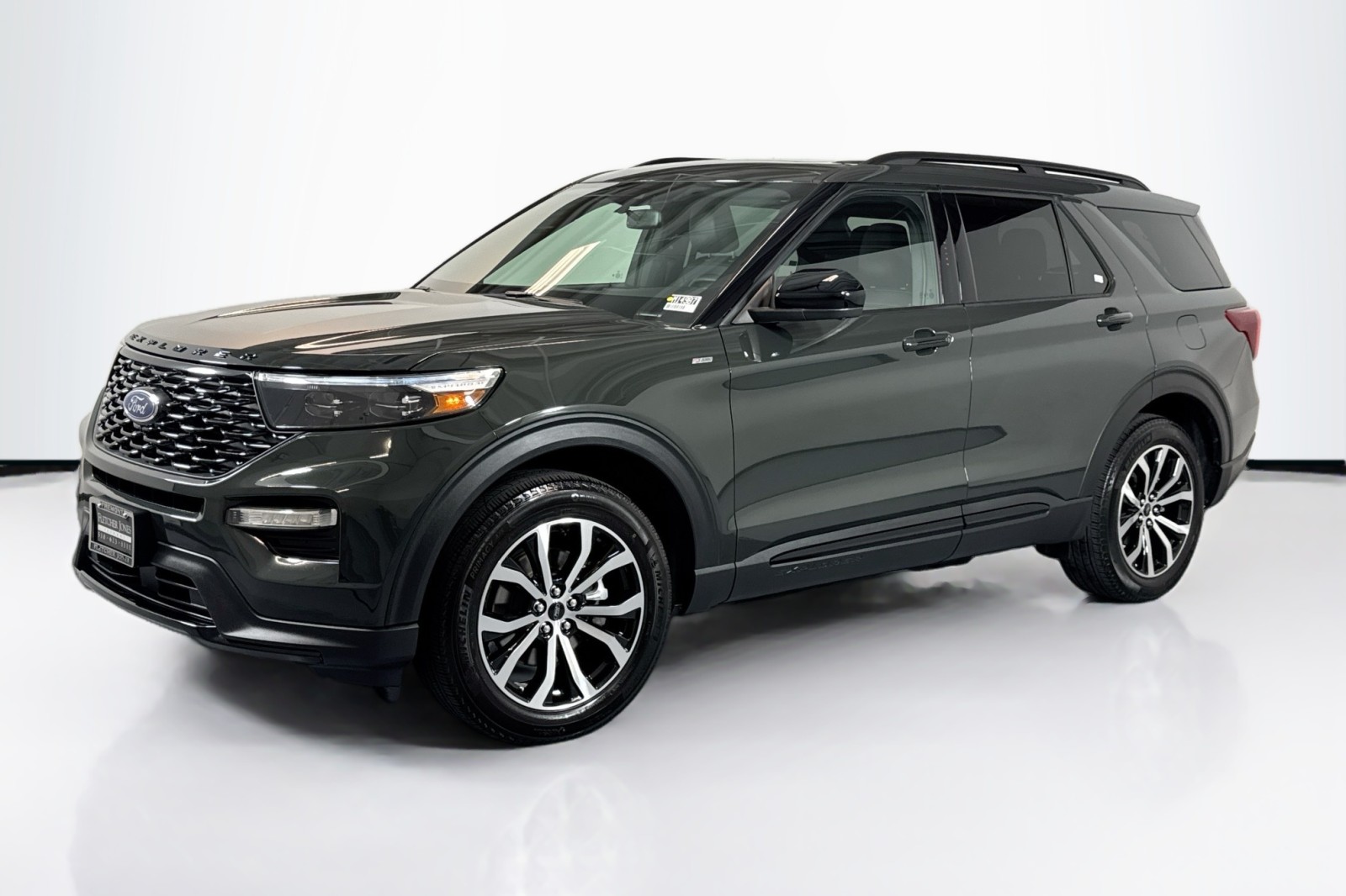 2022 Ford Explorer ST-LINE's photo