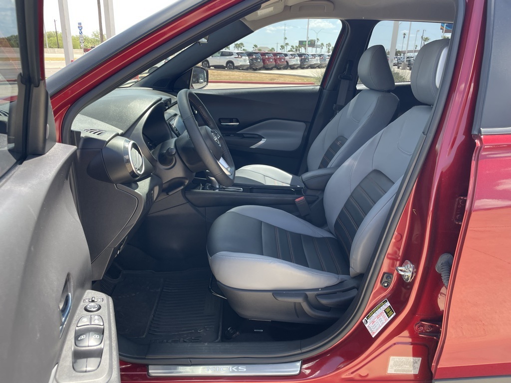 2024 Nissan Kicks SR photo 13