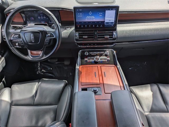 2024 Lincoln Navigator L Premiere photo 10