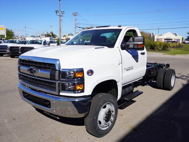 2024 Chevrolet Silverado 4500 Medium Duty Chassis Cab Work Truck's photo