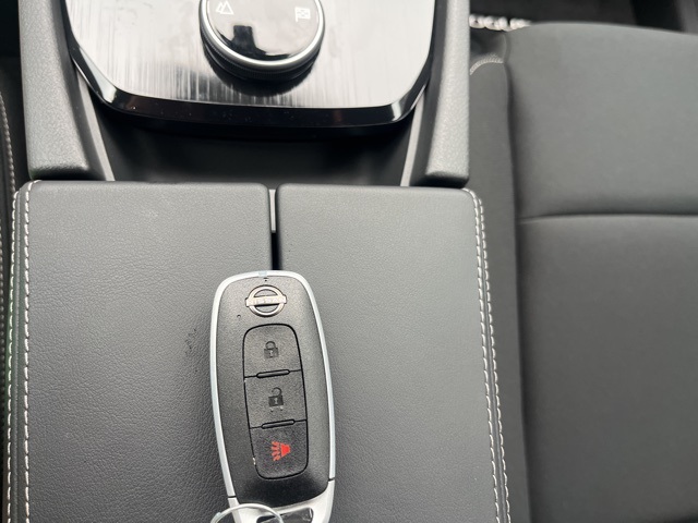 2025 Nissan Rogue S photo 34