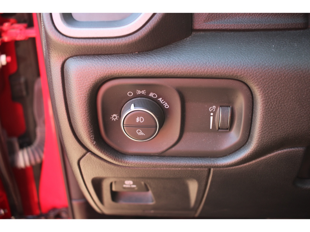 2023 Ram 1500 Tradesman photo 17