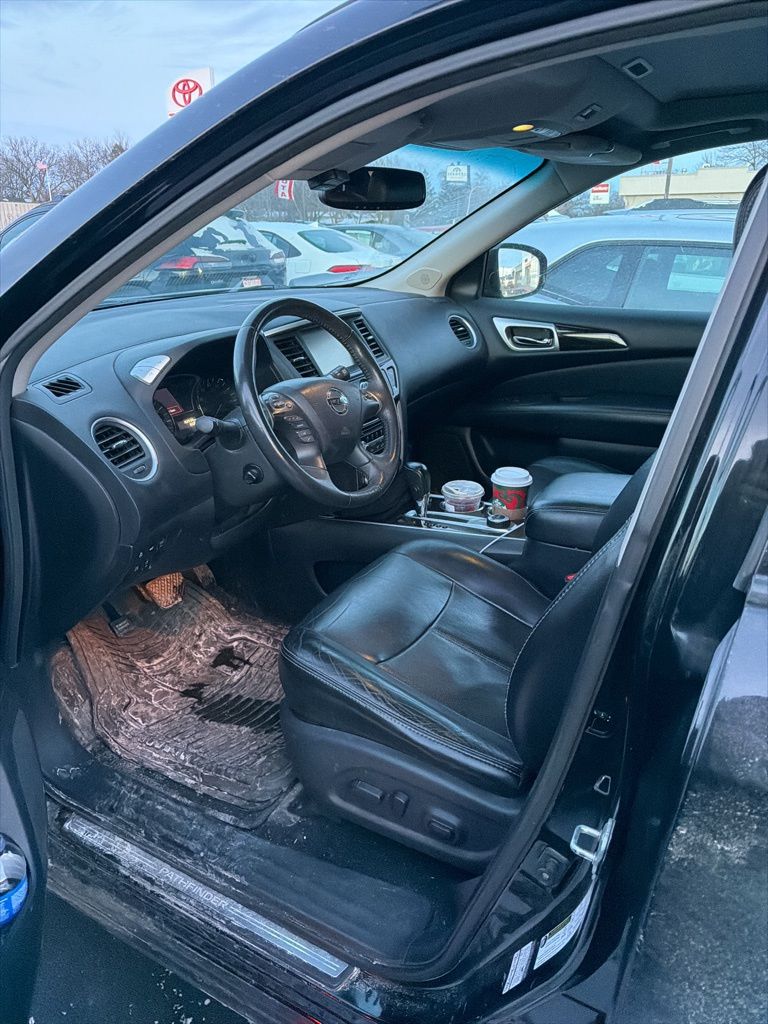 Used 2013 Nissan Pathfinder Platinum with VIN 5N1AR2MM6DC682434 for sale in Fergus Falls, Minnesota