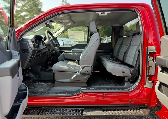 2025 Ford F-150 XL photo 11