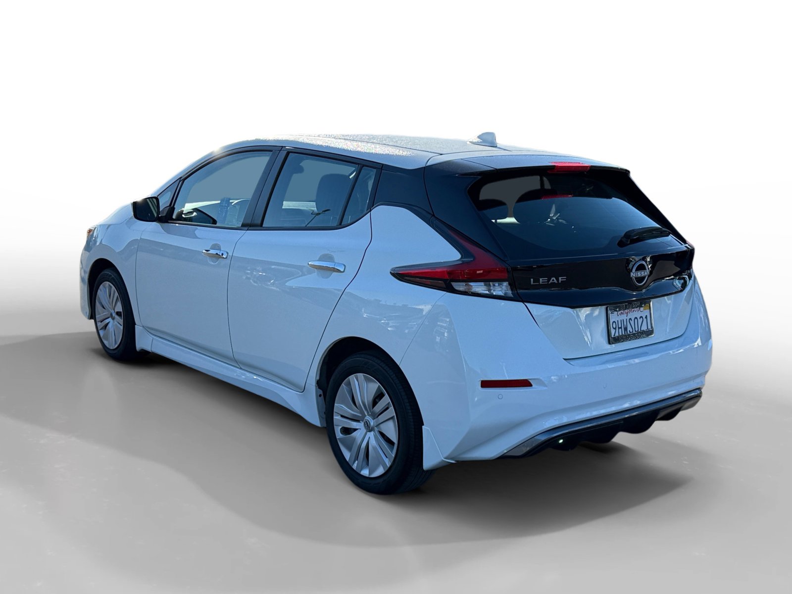 2023 Nissan Leaf S photo 3