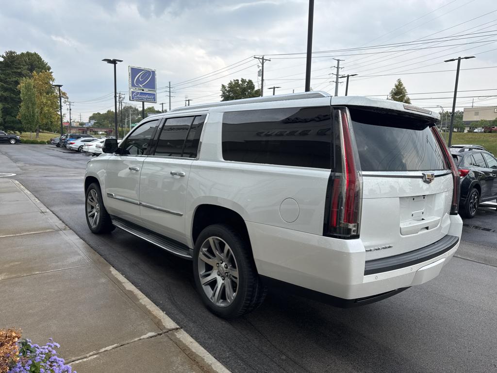 2016 Cadillac Escalade ESV Luxury photo 5