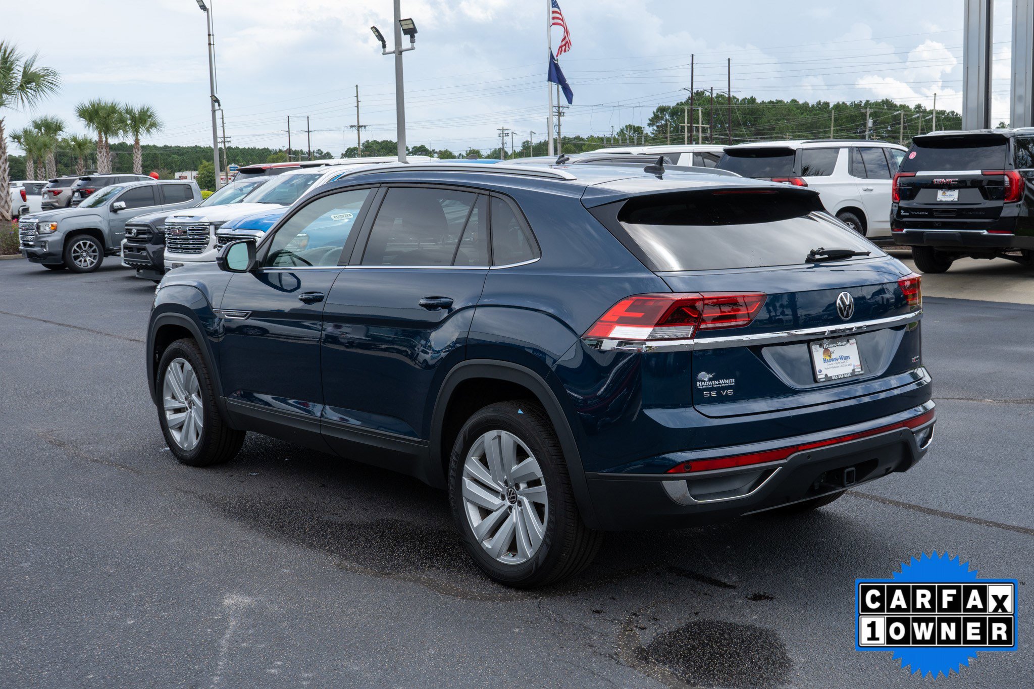 2022 Volkswagen Atlas Cross Sport V6 SE Technology photo 4