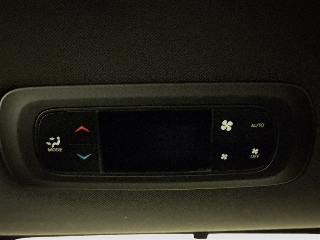 2025 Chrysler Pacifica photo 13