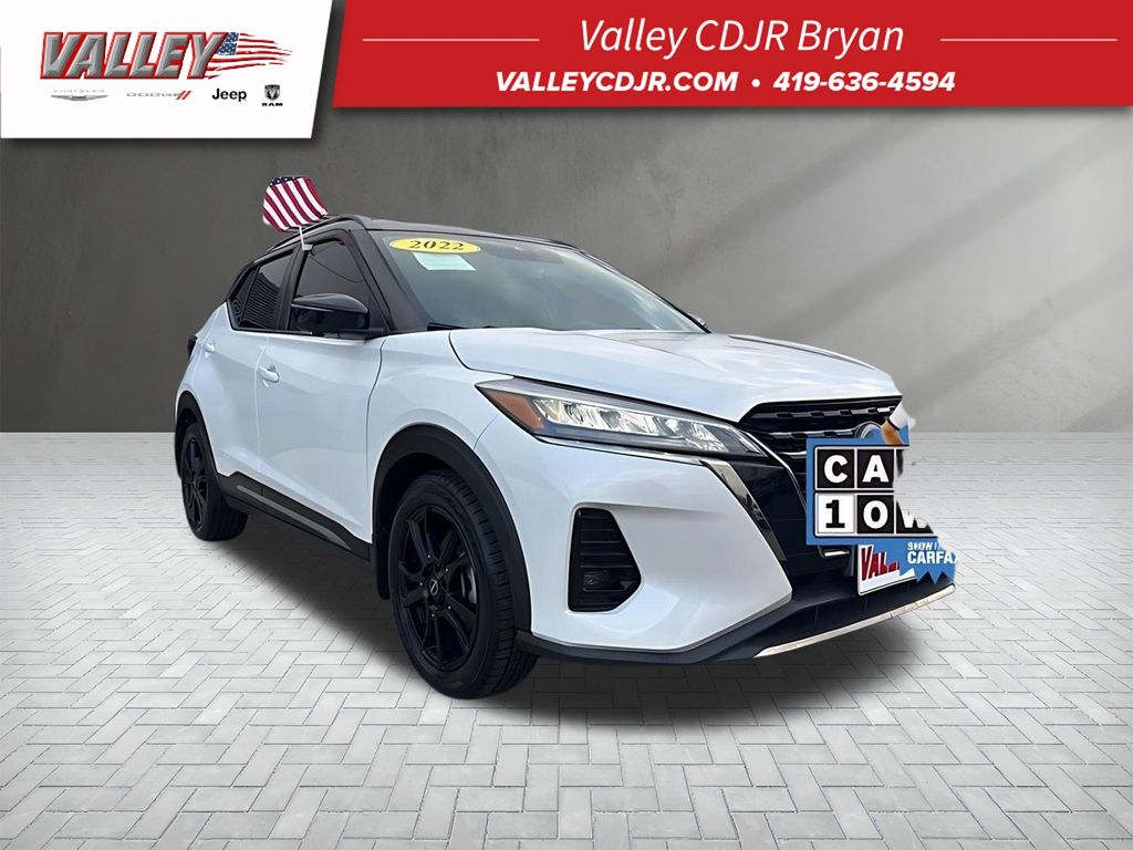 2022 Nissan Kicks SR