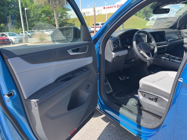 2025 Volkswagen Atlas Cross Sport SEL R-Line photo 4
