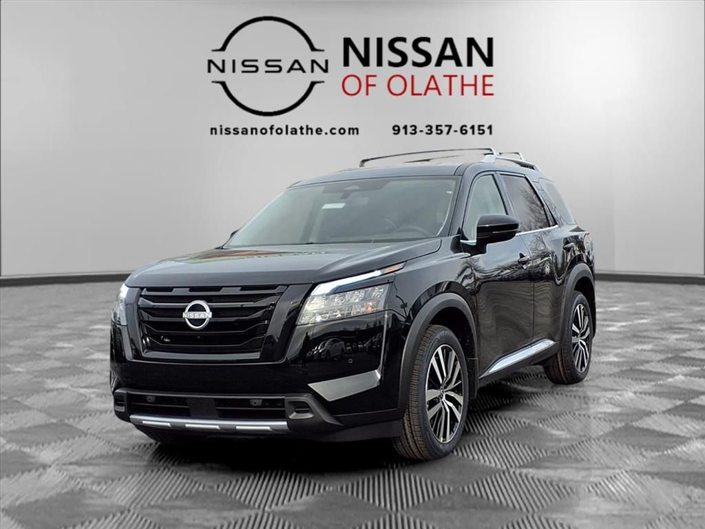 2025 Nissan Pathfinder Platinum's photo