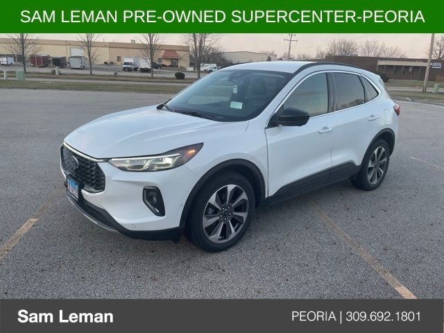 2023 Ford Escape Platinum's photo