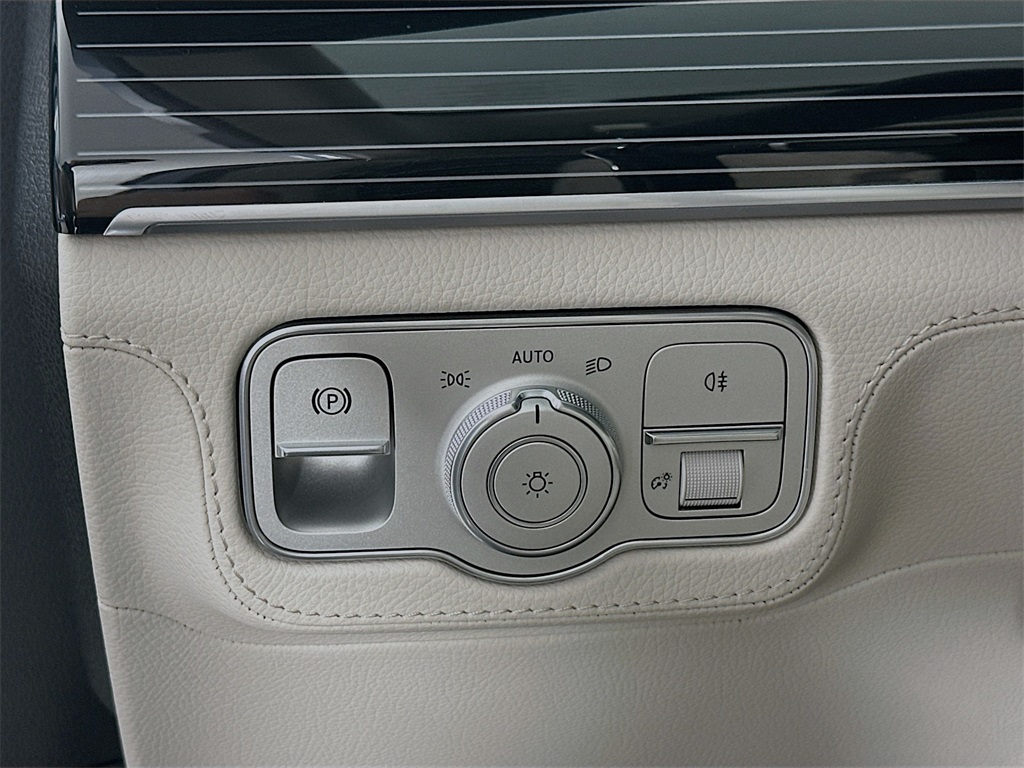 2026 Mercedes Benz GLA 580 4MATIC photo 10