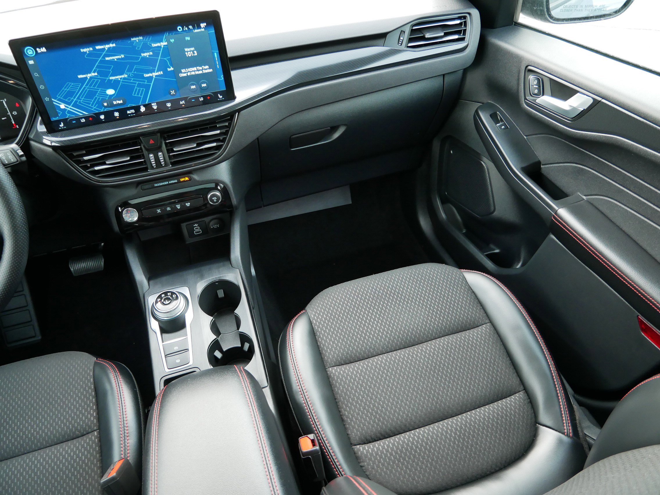 2025 Ford Escape ST-Line photo 10
