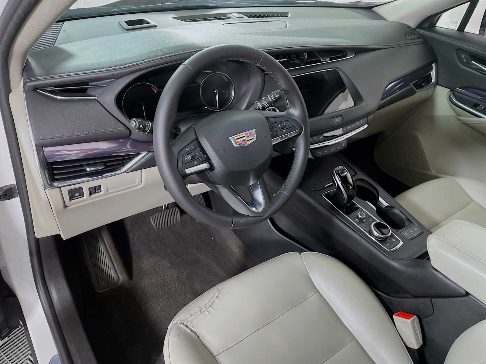 2022 Cadillac XT4 Luxury photo 7