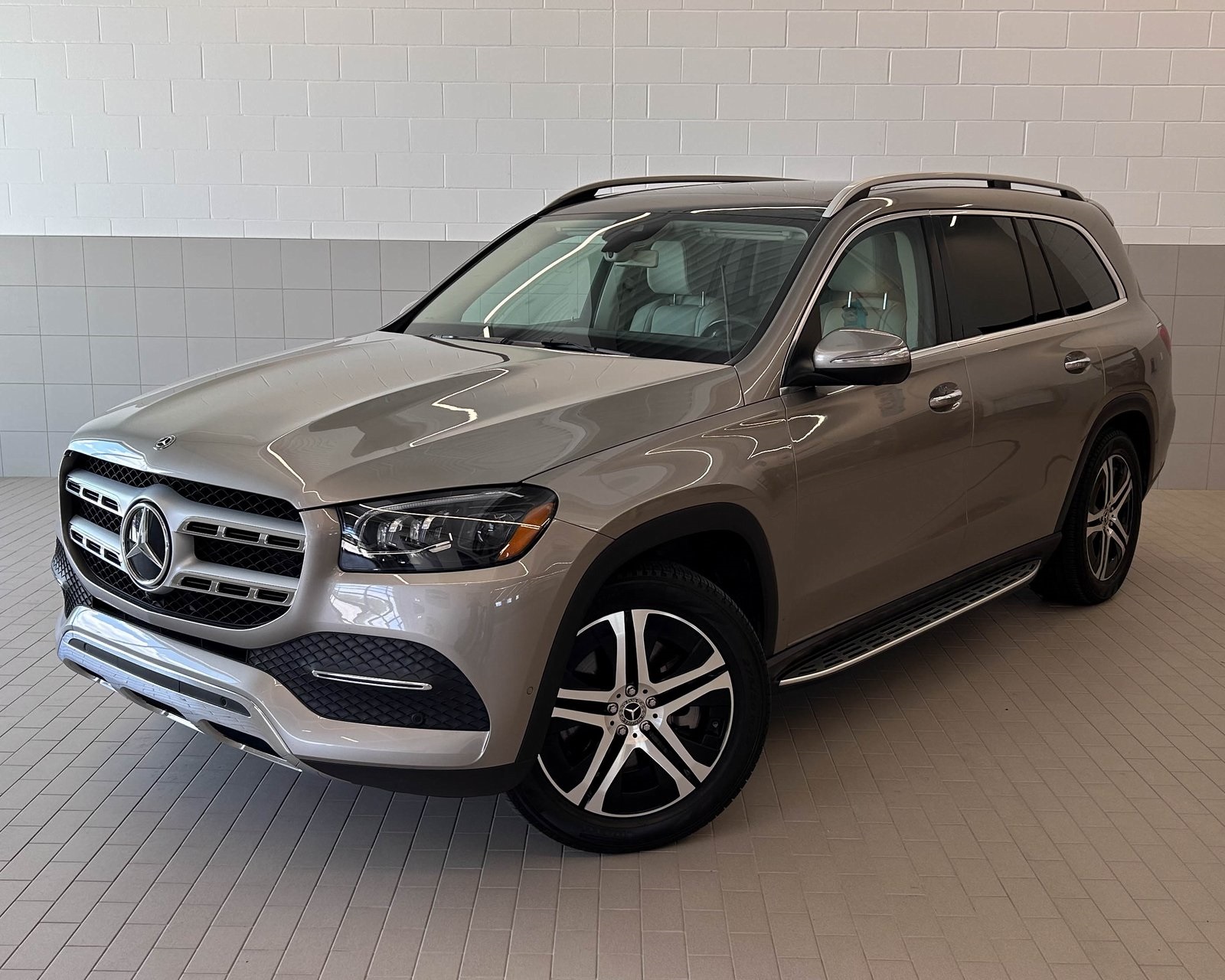 2020 Mercedes-Benz GLS GLS450's photo