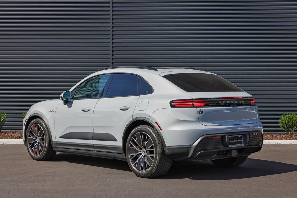 2025 Porsche Macan Electric photo 3